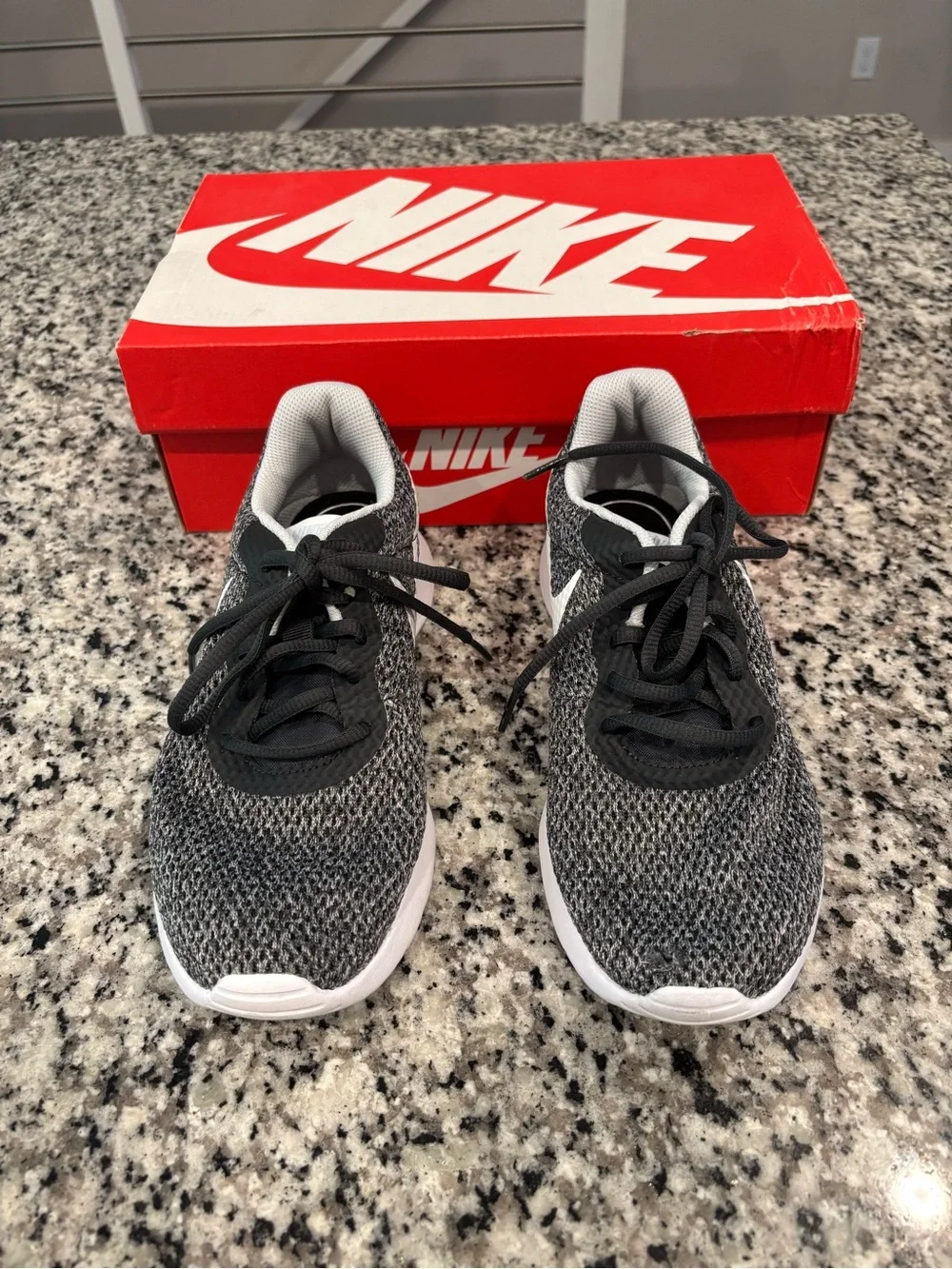 Nike woman tanjun